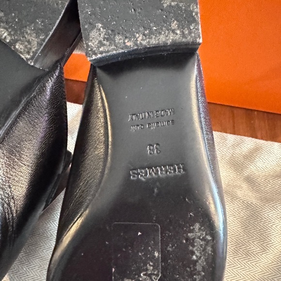 Hermes Black Leather Mules, IT 38 - Rare Equestrian Buckle - Picture 8 of 13